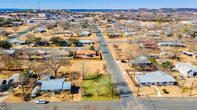 902 Hill St, Fredericksburg, TX 78624 - photo 7