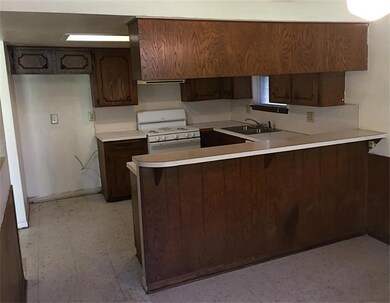 10307 Summerbrook Ct, Houston, TX 77038 - photo 6