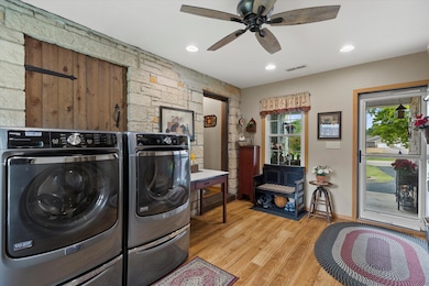 Mudroom/Laundy