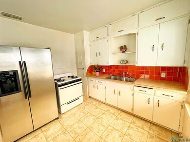 321 E Yucca Dr, Hobbs, NM 88240 - photo 6