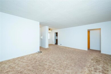 704 E 6th St N, Newton, IA 50208 - photo 5
