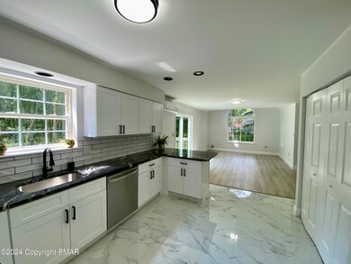 1548 Longleaf Dr, Effort, PA 18330 - photo 6