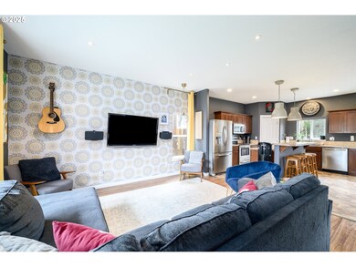 976 E 15th St, Lafayette, OR 97127 - photo 4