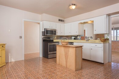 Kitchen 1
