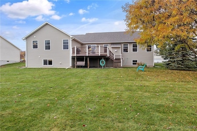 2050 Whisper Ridge Dr, Chittenango, NY 13037 - photo 4