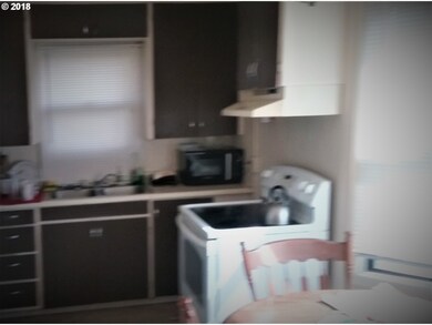 857 Chambers St, Eugene, OR 97402 - photo 5