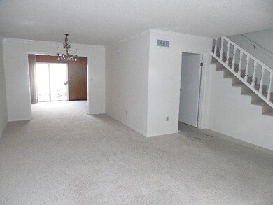Living to Dining Rm