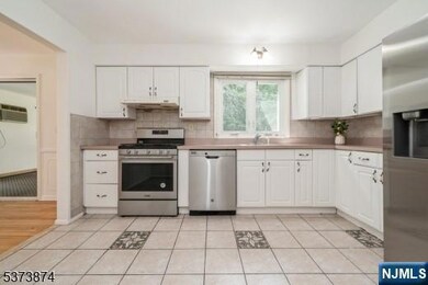 644 Long Hill Rd, Little Falls, NJ 07424 - photo 7