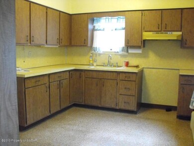 2875 Lakeside Dr, Harveys Lake, PA 18618 - photo 5