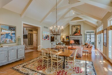 008-33-Living Dining Rooms