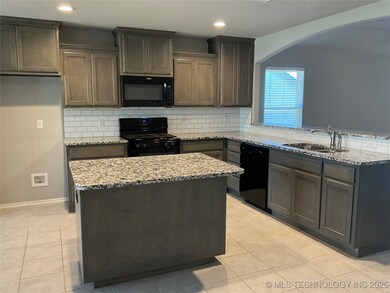 31163 E 64th St S, Broken Arrow, OK 74014 - photo 5