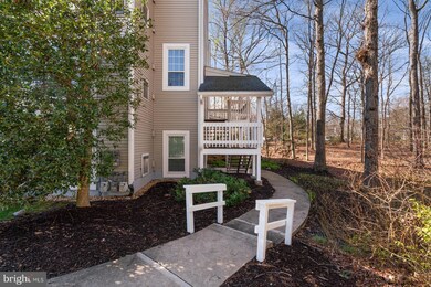 11971 Cardamom Dr, Woodbridge, VA 22192 - photo 2
