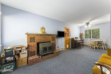 157 Kayla Dr, Bushkill, PA 18324 - photo 3