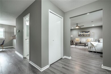 911 Pennwood Dr, New Albany, IN 47150 - photo 2