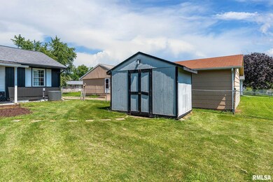 1803 Welshire Dr, Davenport, IA 52806 - photo 5