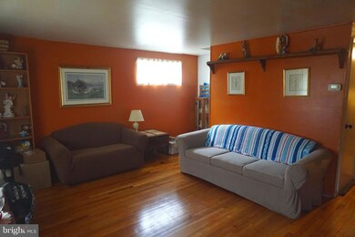 1020 Foxridge Ln, Essex, MD 21221 - photo 4