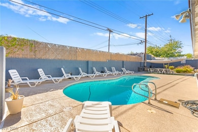 1531 Commanche Dr, Las Vegas, NV 89169 - photo 3