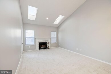 13070 Autumn Woods Way unit 304, Fairfax, VA 22033 - photo 4