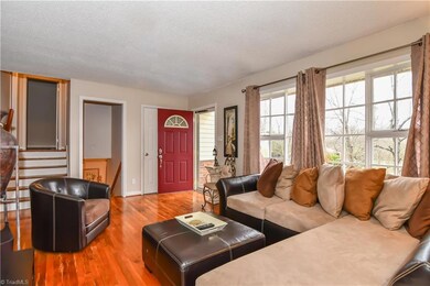 1612 W Meadowview Rd, Greensboro, NC 27403 - photo 5