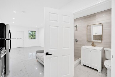 5807 SW 25th St unit 7, Hollywood, FL 33023 - photo 4