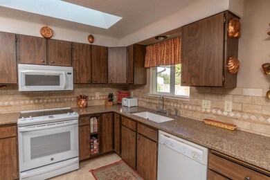 1241 SE 7th St, Prineville, OR 97754 - photo 7