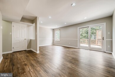 9425 Riverbrink Ct, Laurel, MD 20723 - photo 5