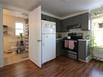 425 Manhattan Dr, Burlington, VT 05401 - photo 4