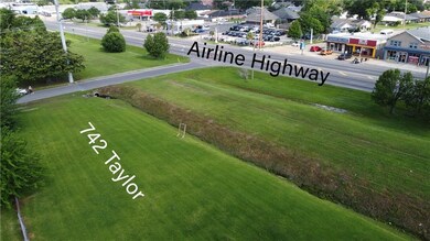Rear view showing proximity to Airline Highway