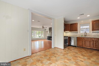 19608 Gott St, Poolesville, MD 20837 - photo 6