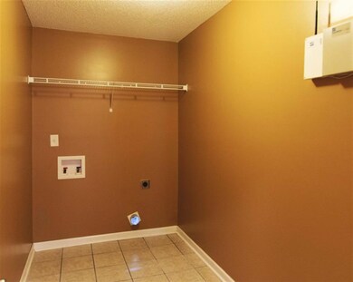 96 Amber Dr, Byron, GA 31008 - photo 2