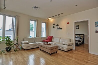 24 Bay State Rd unit 19, Cambridge, MA 02138 - photo 2