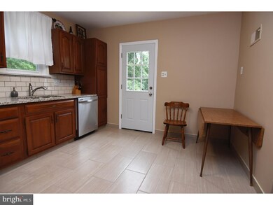 1423 Welsh Rd, Reading, PA 19607 - photo 5