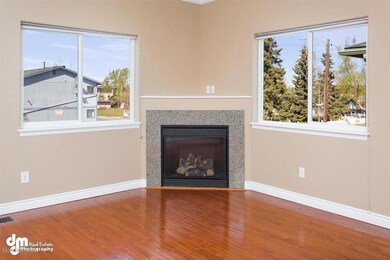 5-Living Room_DMD_7046