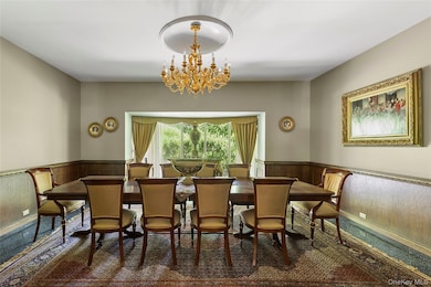 13 Chanticlare Dr, Manhasset, NY 11030 - photo 6