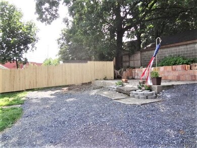 307 E Main St, Pen Argyl, PA 18072 - photo 6