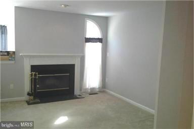 7768 Black Horse Ct, Manassas, VA 20109 - photo 4