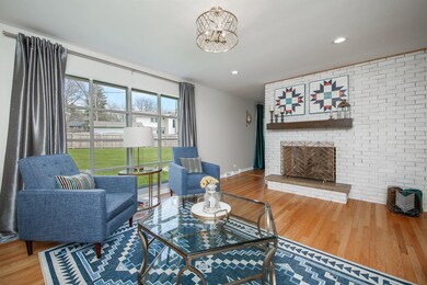 541 Juniper Dr, Naperville, IL 60540 - photo 6