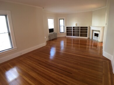 34 Laurel St, Holyoke, MA 01040 - photo 3