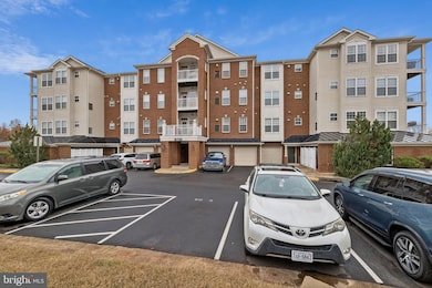 9710 Handerson Place unit 302, Manassas Park, VA 20111 - photo 2