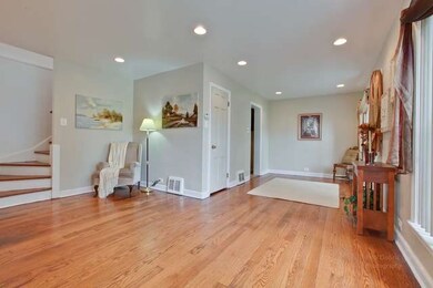 unlisted-address, Westchester, IL 60154 - photo 4