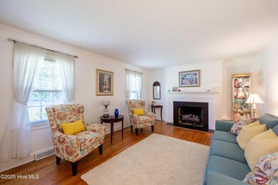 1711WoodsideDr_04