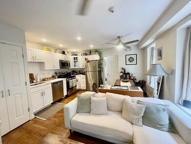 180 Endicott St unit 2, Boston, MA 02113 - photo 4