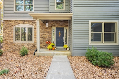 1560 Stonecreek Dr unit 14, Niles, MI 49120 - photo 3