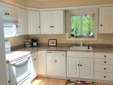 363 Chatham Cir unit 243, Warwick, RI 02886 - photo 7