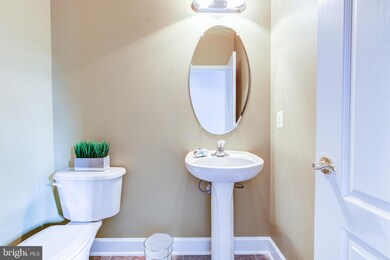 513 Touchdown Dr, Hyattsville, MD 20785 - photo 7