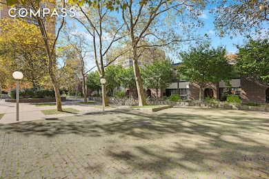 37 Henry St unit TH1, Brooklyn Heights, NY 11201 - photo 5