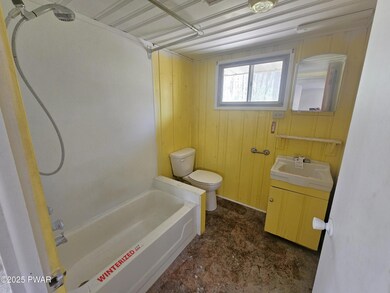 118 Tulip St, Dingmans Ferry, PA 18328 - photo 7