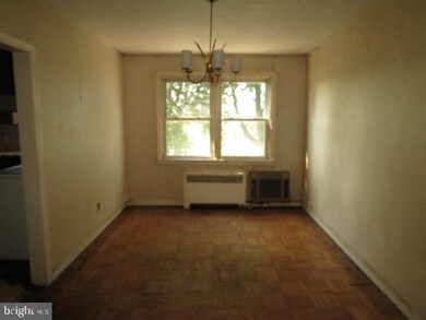 6834 Clover Ln, Upper Darby, PA 19082 - photo 3