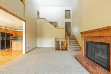 LIVINGROOM-unfurnished