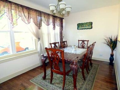 2901 W Granville Ave, Chicago, IL 60659 - photo 5